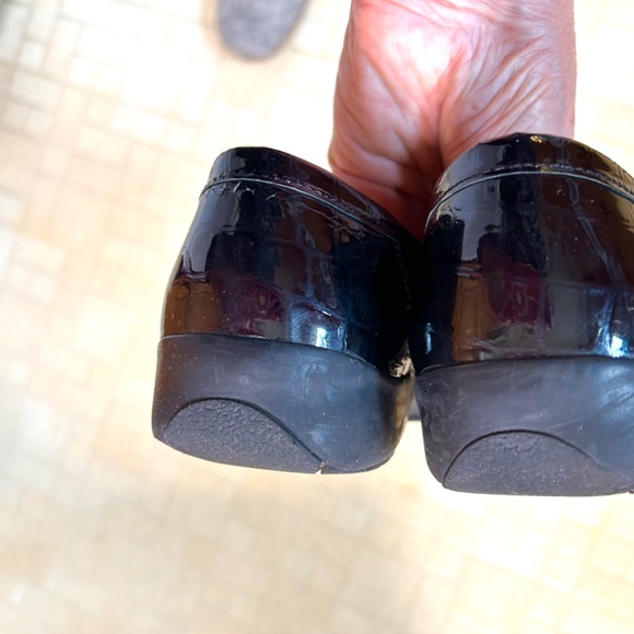 Reptile Texture Patent Leather Loafers - Picture 4 of 9